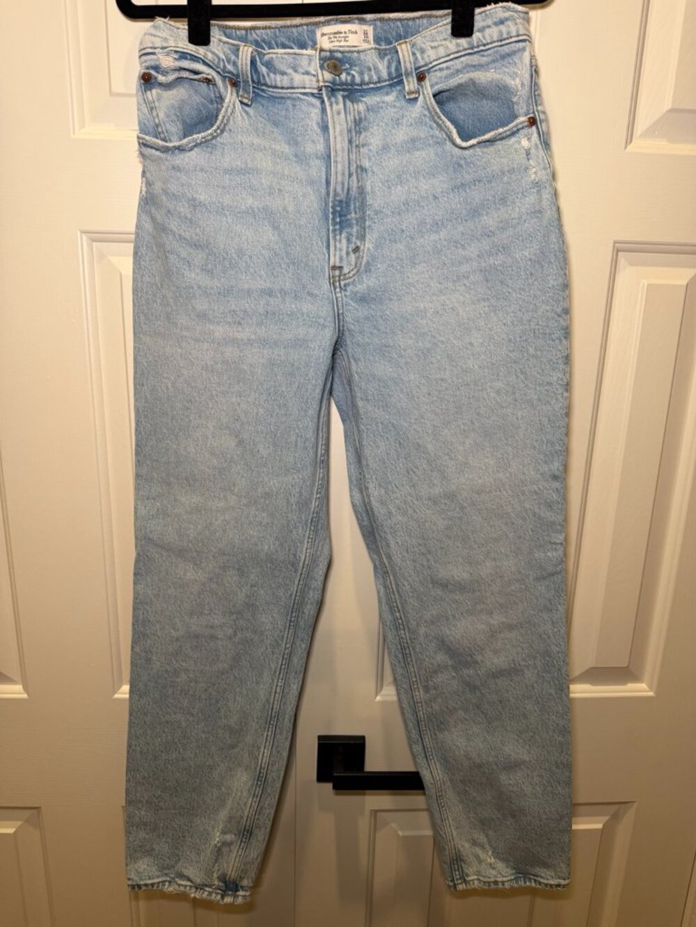 Abercrombie 90s Straight Ultra High Rise Jeans 31